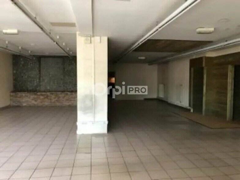 Retail in Montluçon for lease - Interior Photo - Image 3 of 6