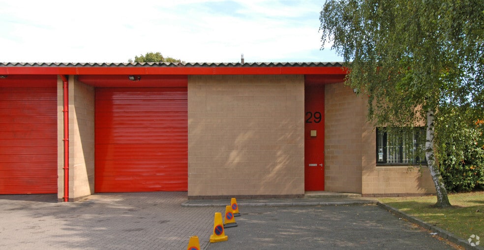 24-29 Low Farm Pl, Northampton for lease - Building Photo - Image 2 of 8