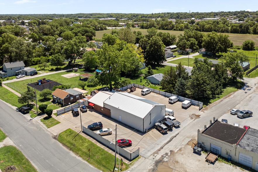 630 2nd Ave W, Milan, IL for sale - Building Photo - Image 2 of 25