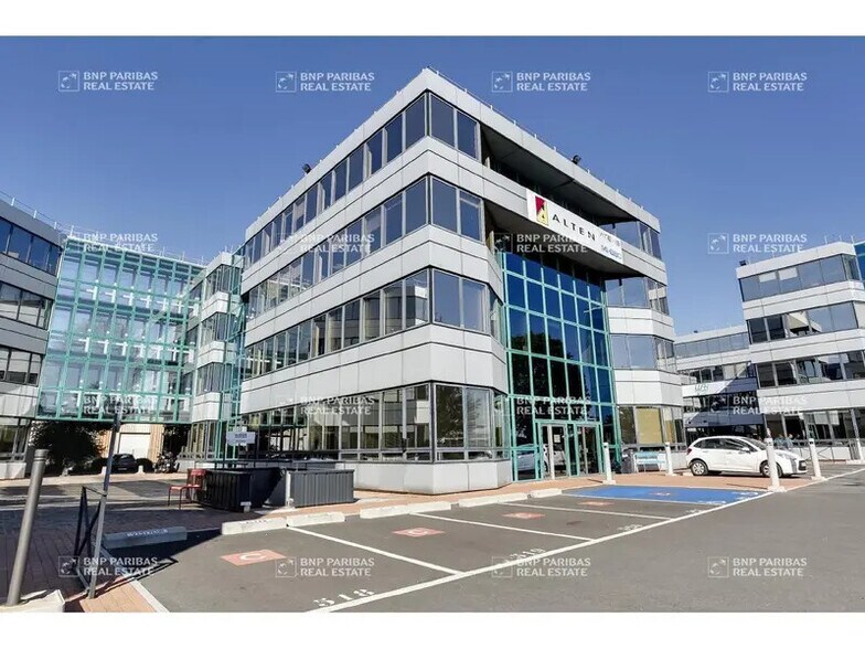 Office in Massy for lease - Building Photo - Image 3 of 6