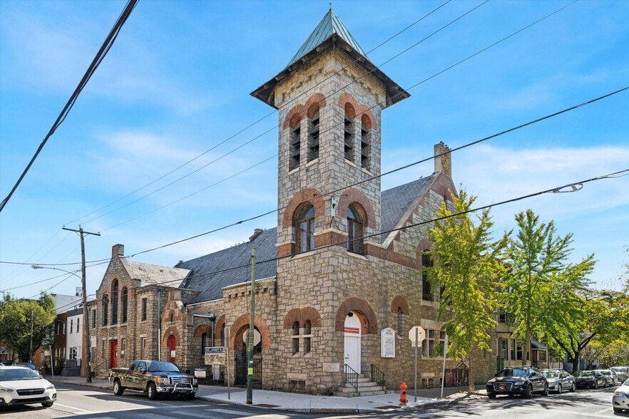 1601 S 13th St, Philadelphia, PA for sale - Building Photo - Image 1 of 14