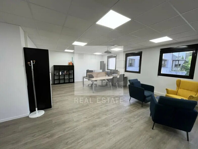 Office in Francheville for sale - Interior Photo - Image 2 of 10