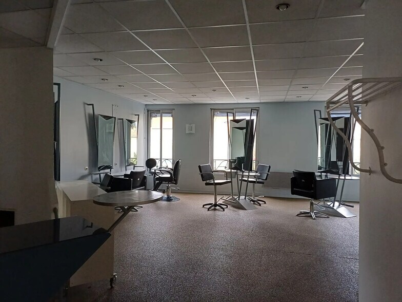 17 Avenue Charles De Gaulle, Bordeaux à louer - Photo du bâtiment - Image 2 de 5