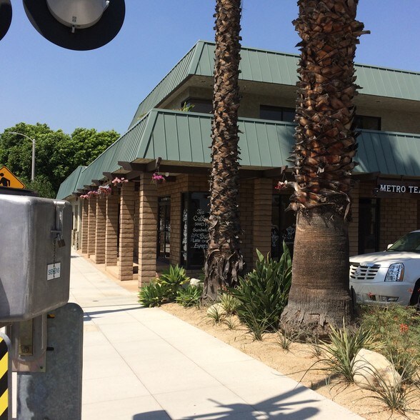 206-214 N 1st Ave, Arcadia, CA à louer - Photo du bâtiment - Image 2 de 8