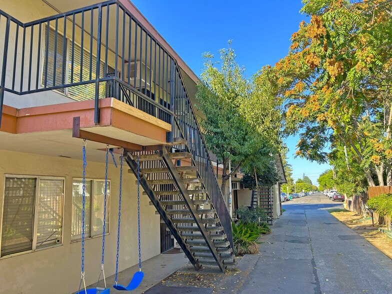 518 N Church St, Lodi, CA à vendre - Photo du bâtiment - Image 3 de 6