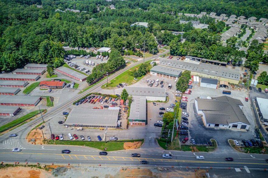 2 parcels w/ 3 buildings for sale portfolio of 3 properties for sale on LoopNet.ca - Building Photo - Image 3 of 16