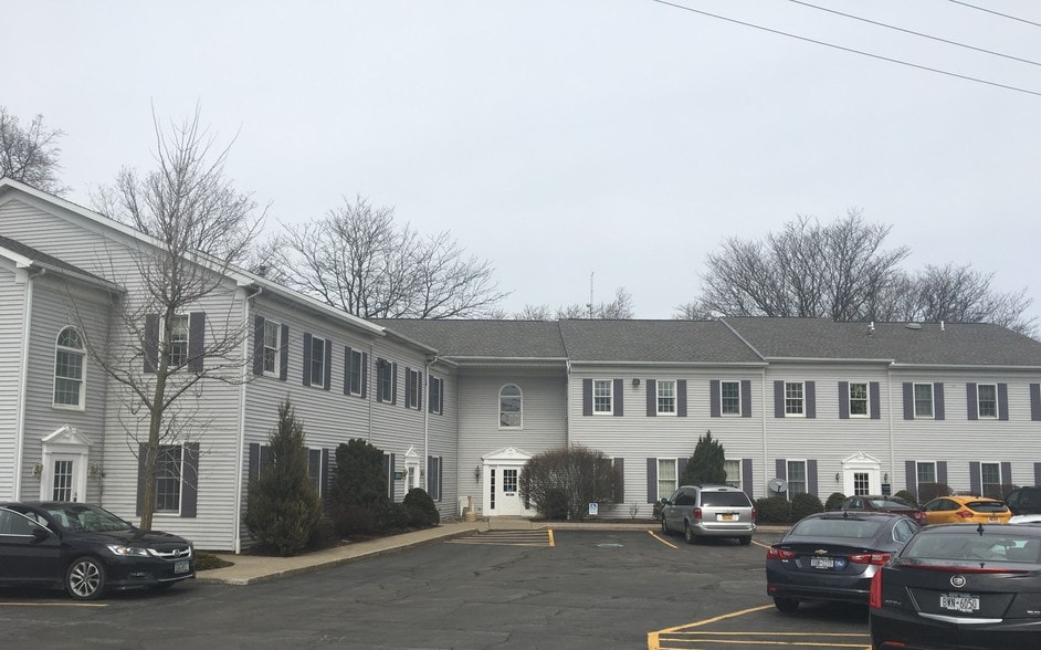 151 W Genesee St, Lockport, NY for lease - Primary Photo - Image 1 of 30