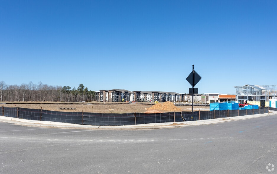 2210 Big Falls Dr, Wendell, NC for sale - Primary Photo - Image 1 of 8