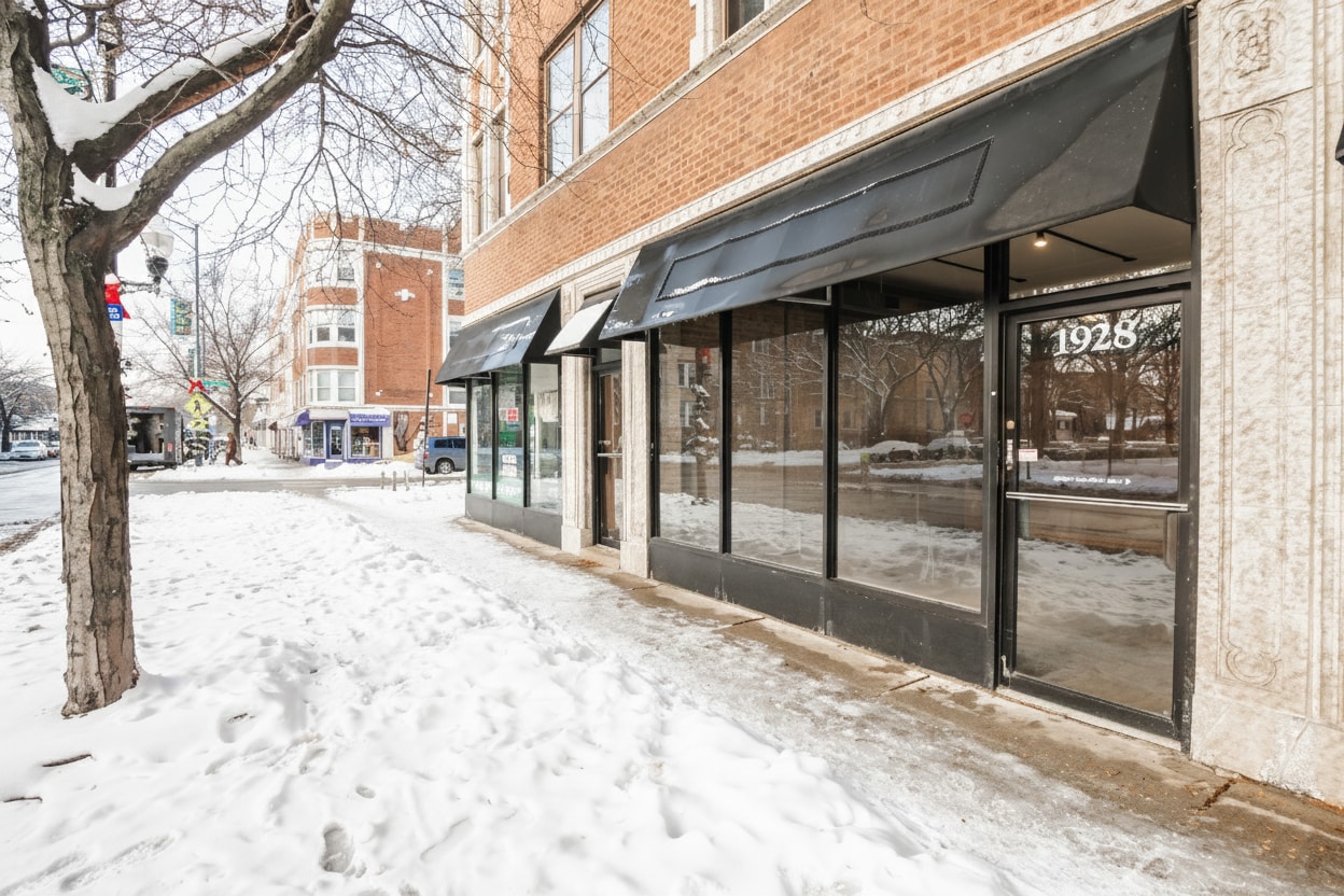 1928 W Montrose Ave, Chicago, IL for lease Building Photo- Image 1 of 29