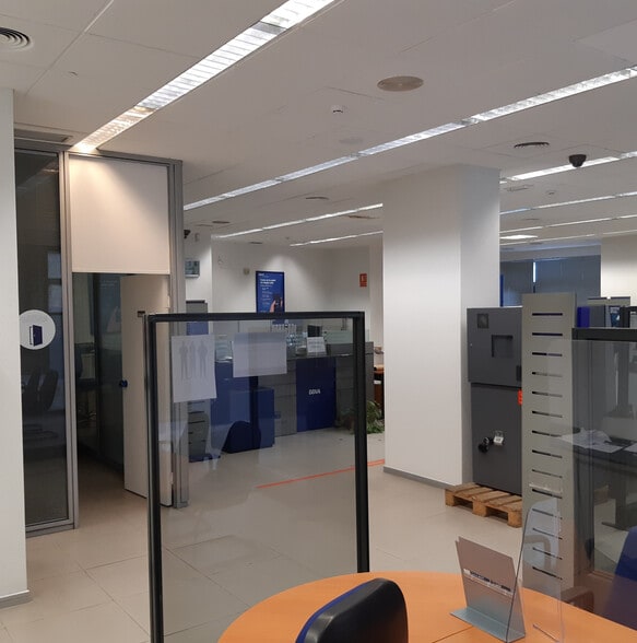 Calle General Shelly, 19, Valladolid, Valladolid for lease - Building Photo - Image 2 of 2