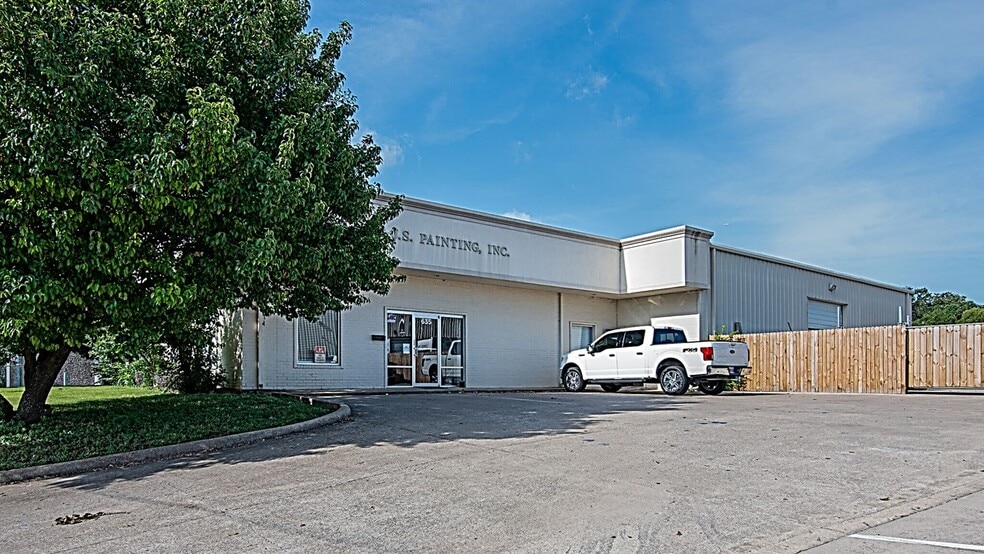 635 Robbie Dr, Irving, TX for sale - Building Photo - Image 2 of 6
