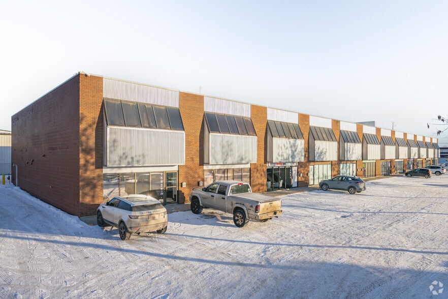 15604-15626 116 Ave NW, Edmonton, AB for sale - Primary Photo - Image 1 of 15