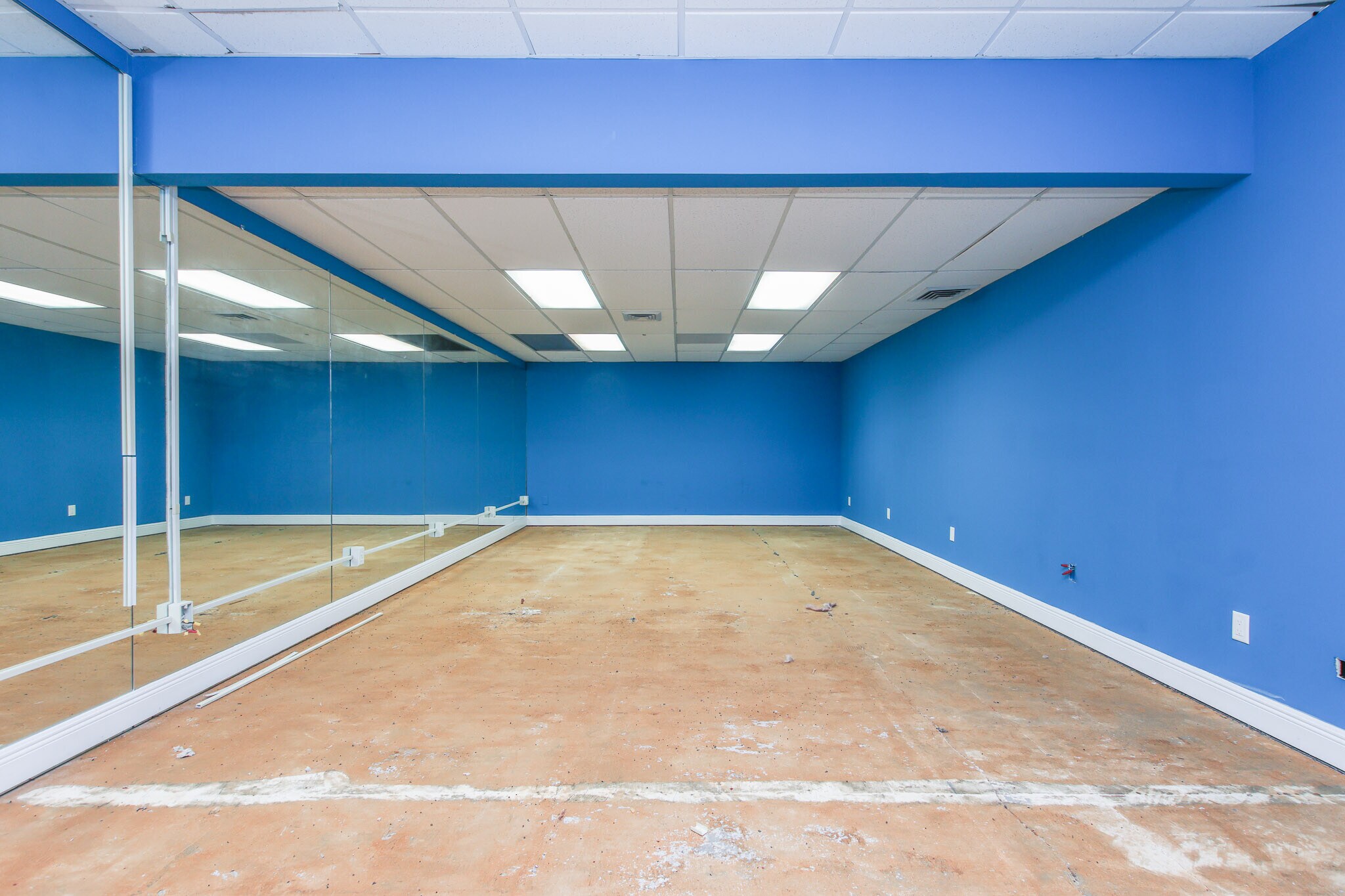 3115 NW 10th Ter, Oakland Park, FL for lease Interior Photo- Image 1 of 7