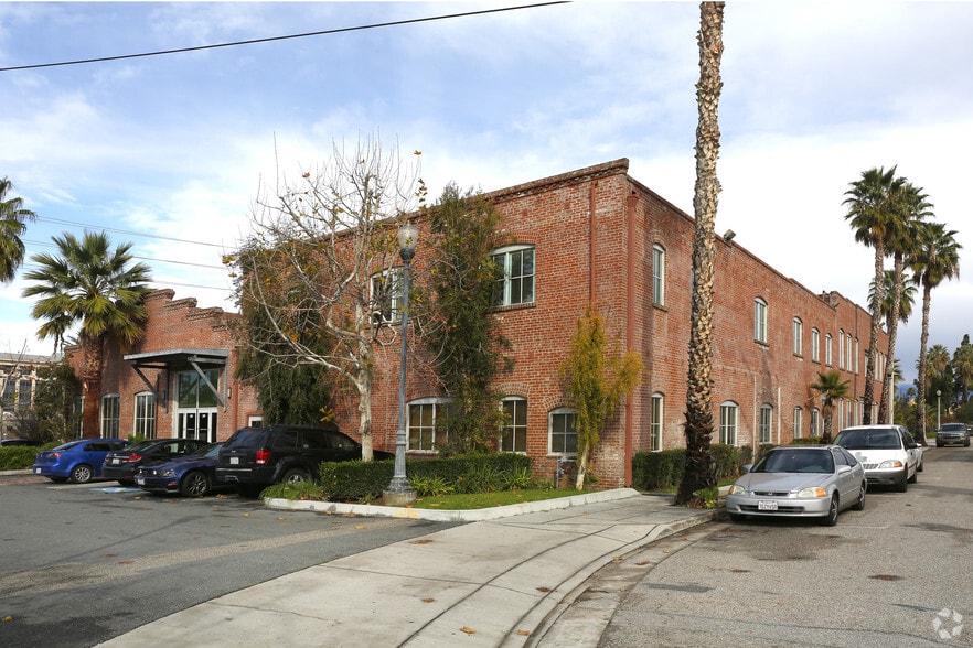 3850 Vine St, Riverside, CA for lease - Building Photo - Image 3 of 7