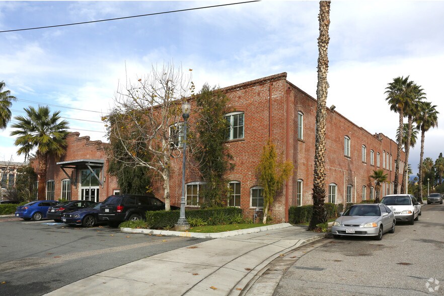 3850 Vine St, Riverside, CA à louer - Photo du bâtiment - Image 3 de 7