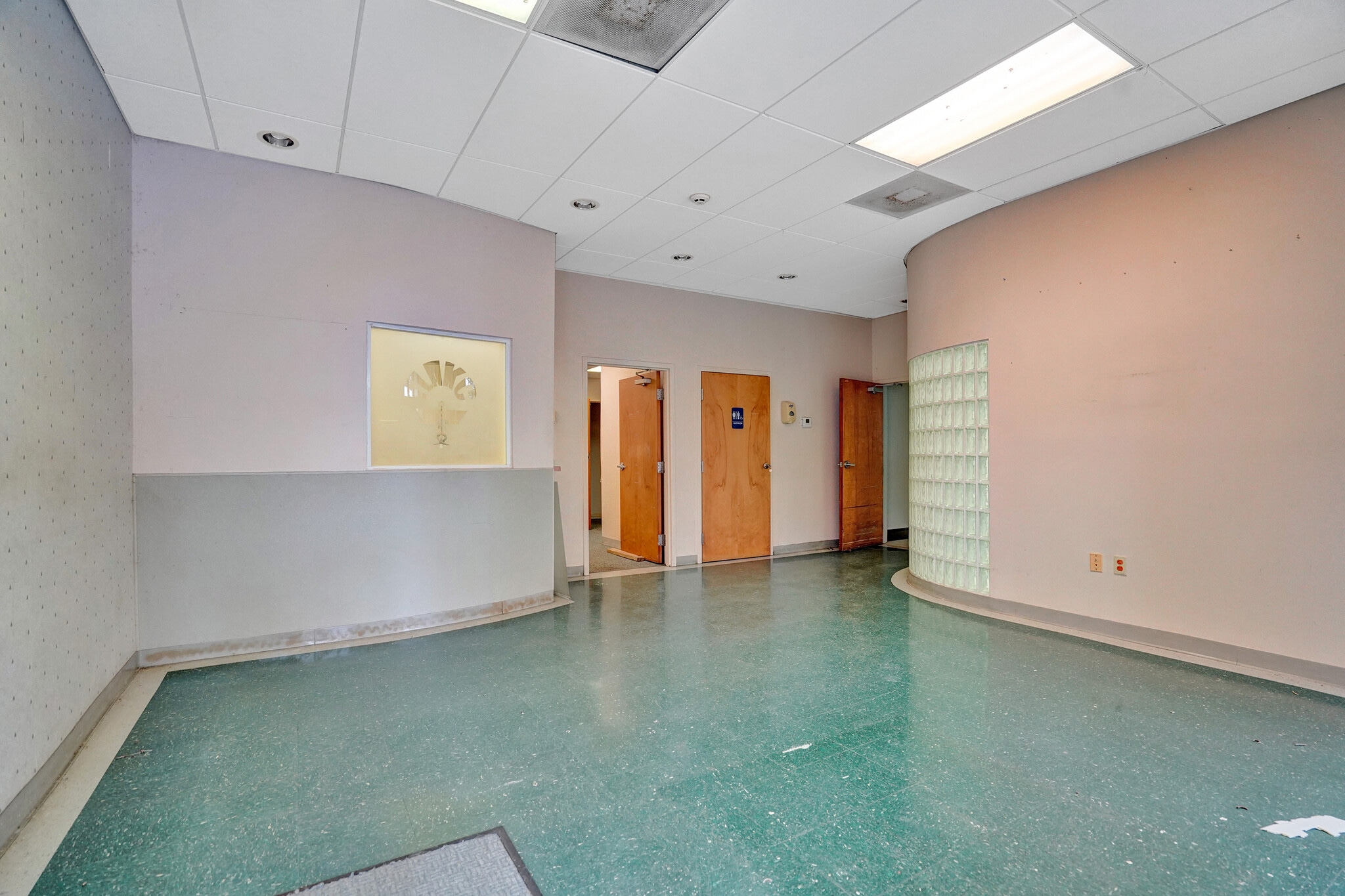 6602-6606 N Federal Hwy, Fort Lauderdale, FL for lease Interior Photo- Image 1 of 45