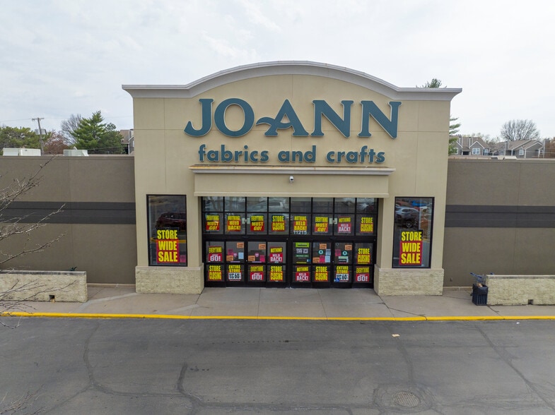 11215-11225 Shawnee Mission Pky, Shawnee, KS for lease - Building Photo - Image 3 of 5