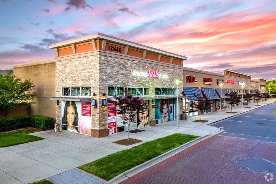 12801 S Tyron St, Charlotte, NC for lease - Building Photo - Image 2 of 15