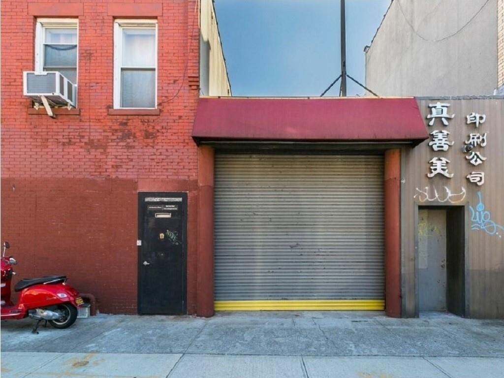 15 Denton Pl, Brooklyn, NY à vendre Photo du bâtiment- Image 1 de 2