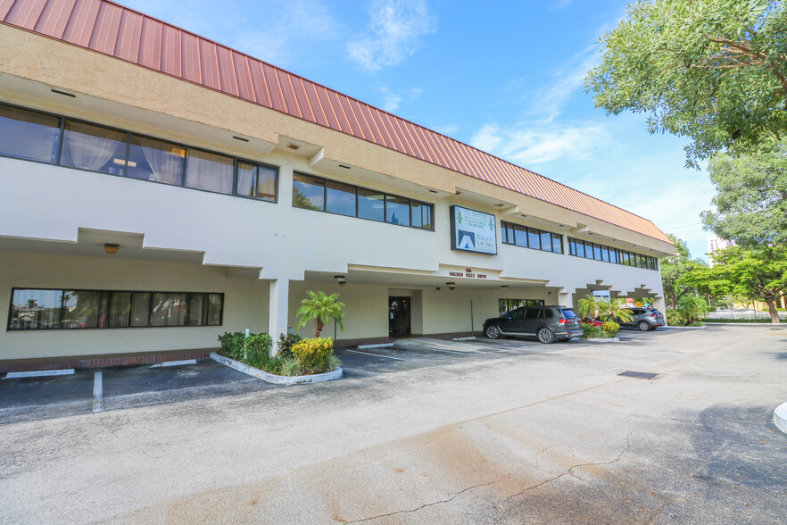 501 Golden Isles Dr, Hallandale Beach, FL for lease - Building Photo - Image 1 of 19