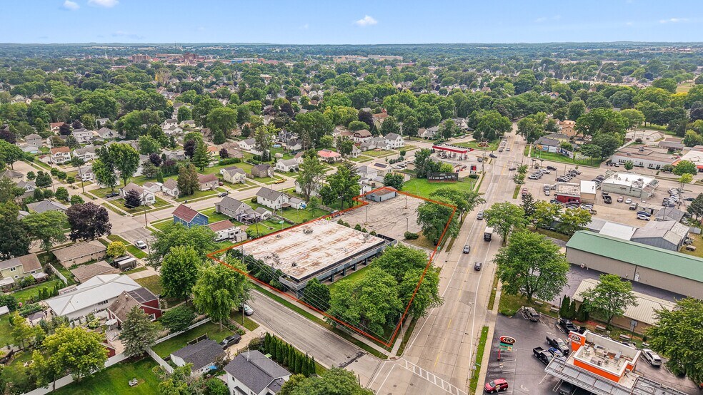 254 Winnebago Dr, Fond Du Lac, WI à vendre - Photo du bâtiment - Image 2 de 54