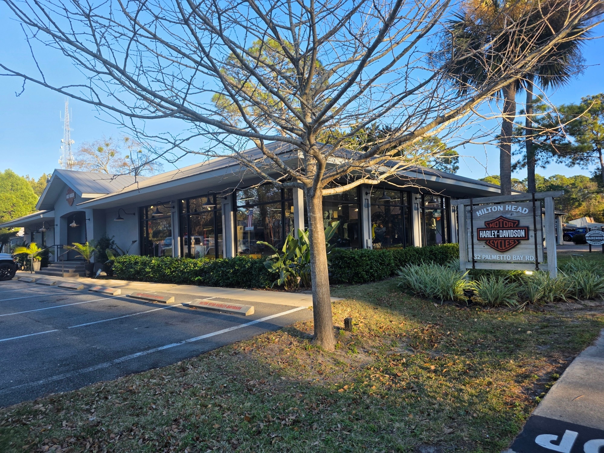 32 Palmetto Bay Rd, Hilton Head Island, SC for lease Primary Photo- Image 1 of 19