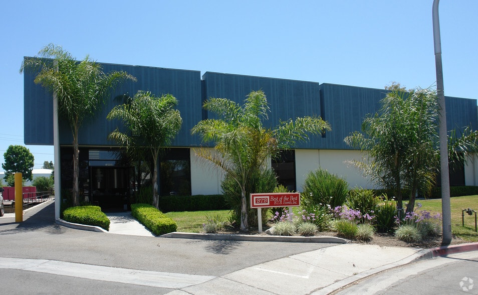 10950 Virginia Cir, Fountain Valley, CA for lease - Building Photo - Image 3 of 5