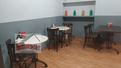 Retail in Barcelona, Barcelona for lease Interior Photo- Image 2 of 11