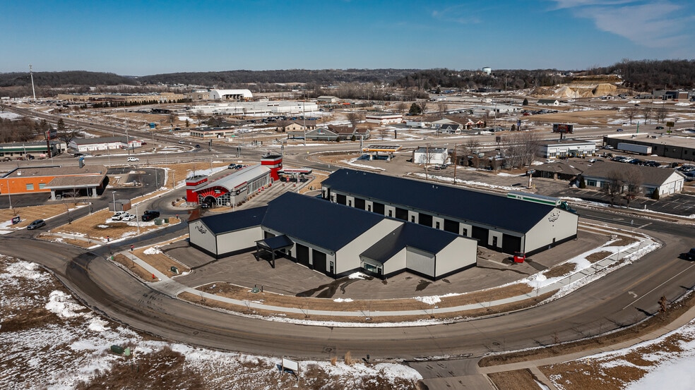 273 Penny Ln NE, Rochester, MN à vendre - Photo du bâtiment - Image 1 de 60