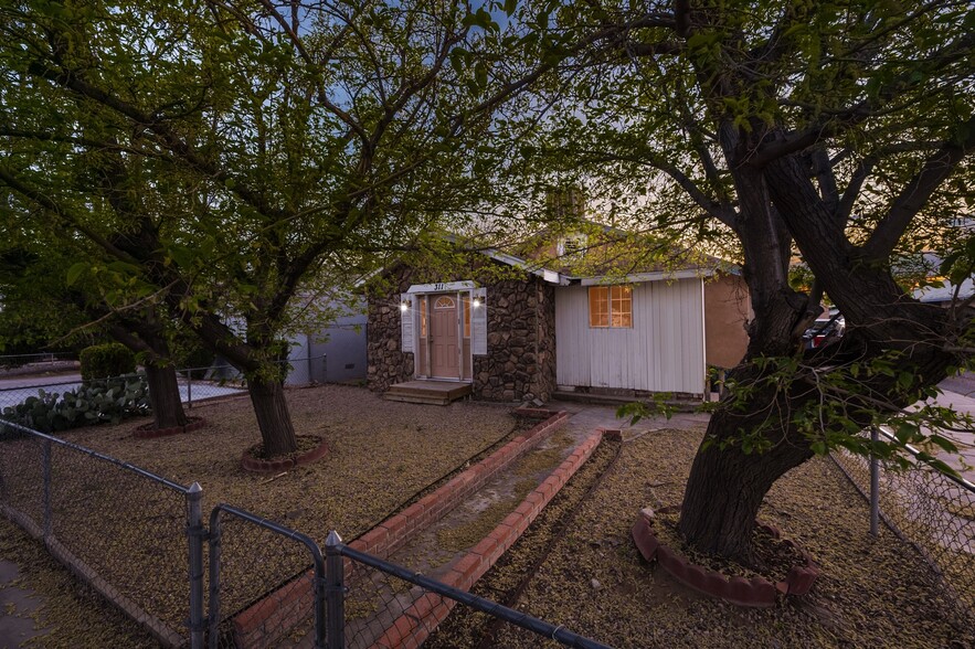 311 Princeton Dr SE, Albuquerque, NM à vendre - Photo principale - Image 1 de 13