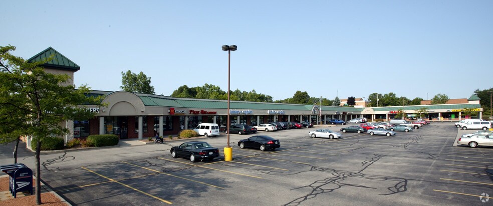 6801-6917 W Brown Deer Rd, Milwaukee, WI à louer - Photo du bâtiment - Image 2 de 24