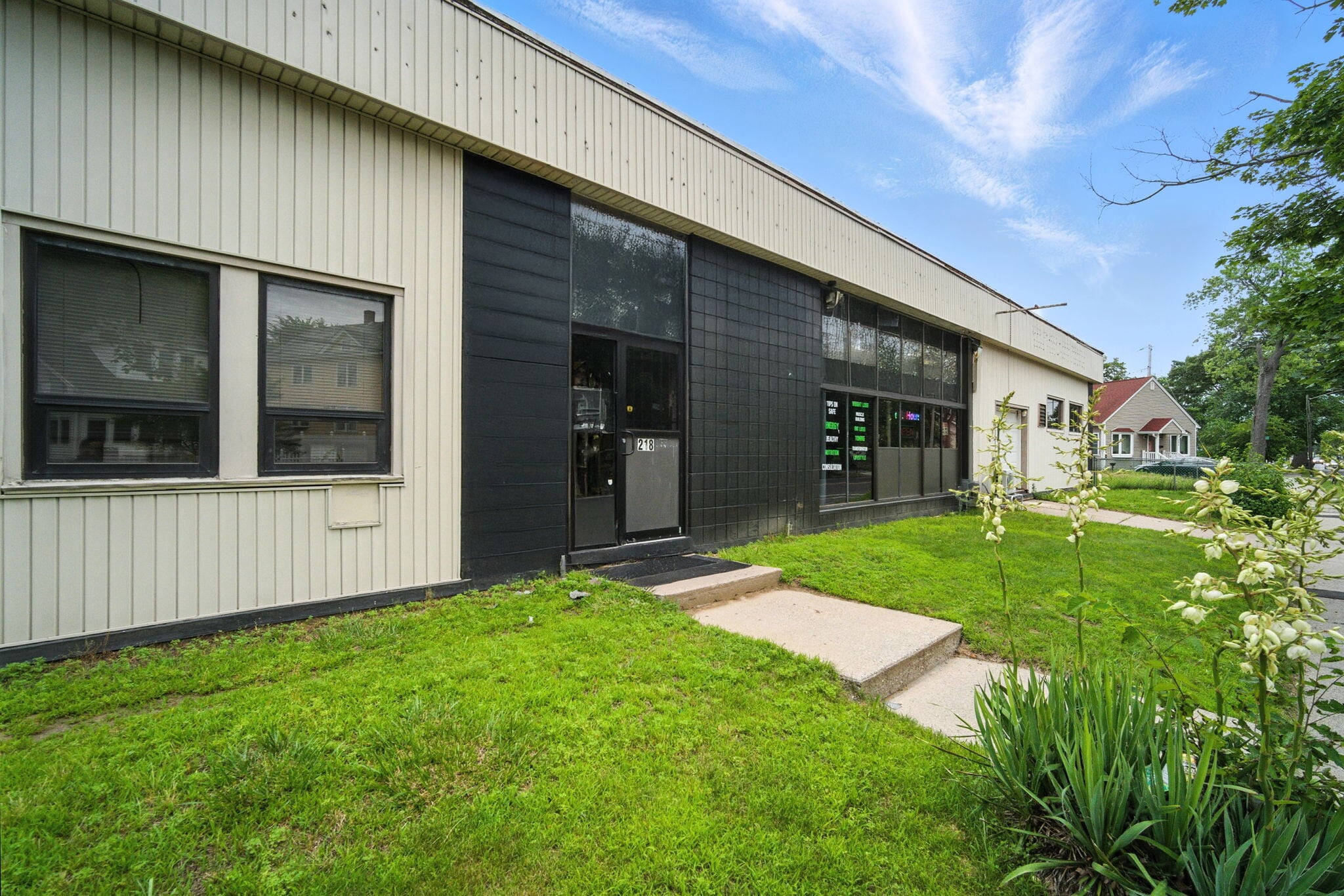 218 Saint James Blvd, Springfield, MA for sale Building Photo- Image 1 of 25