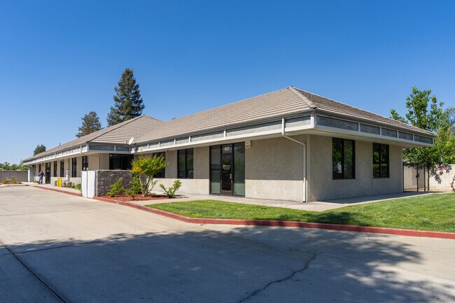 More details for 627 N Akers St, Visalia, CA - Office for Lease