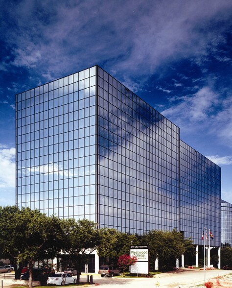 8390 Lyndon B Johnson Fwy, Dallas, TX à louer - Photo du bâtiment - Image 2 de 20