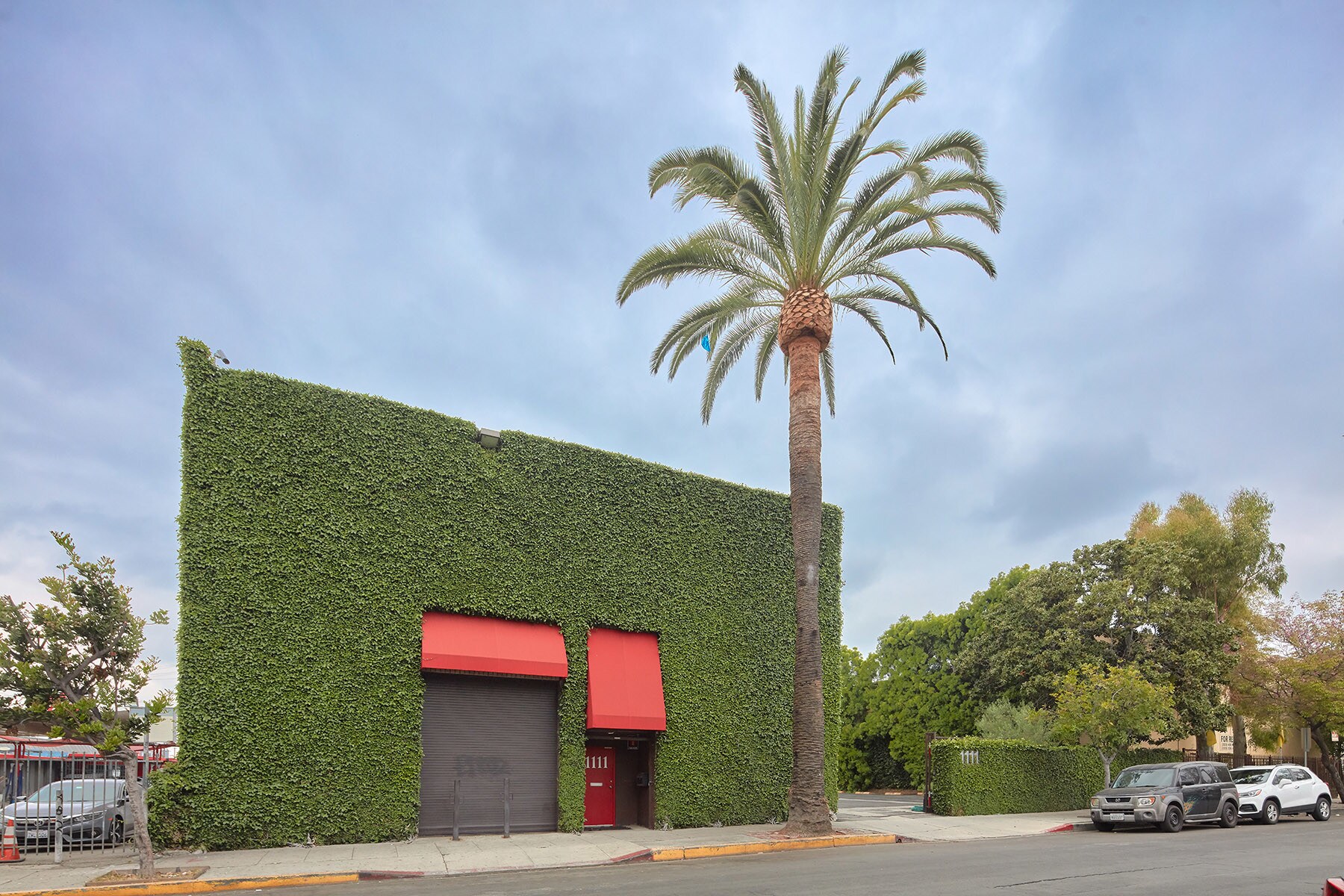 1111-1117 N Beachwood Dr, Los Angeles, CA for lease Building Photo- Image 1 of 5