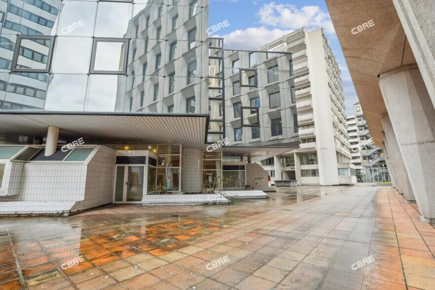 Office in Bordeaux for lease - Building Photo - Image 2 of 16