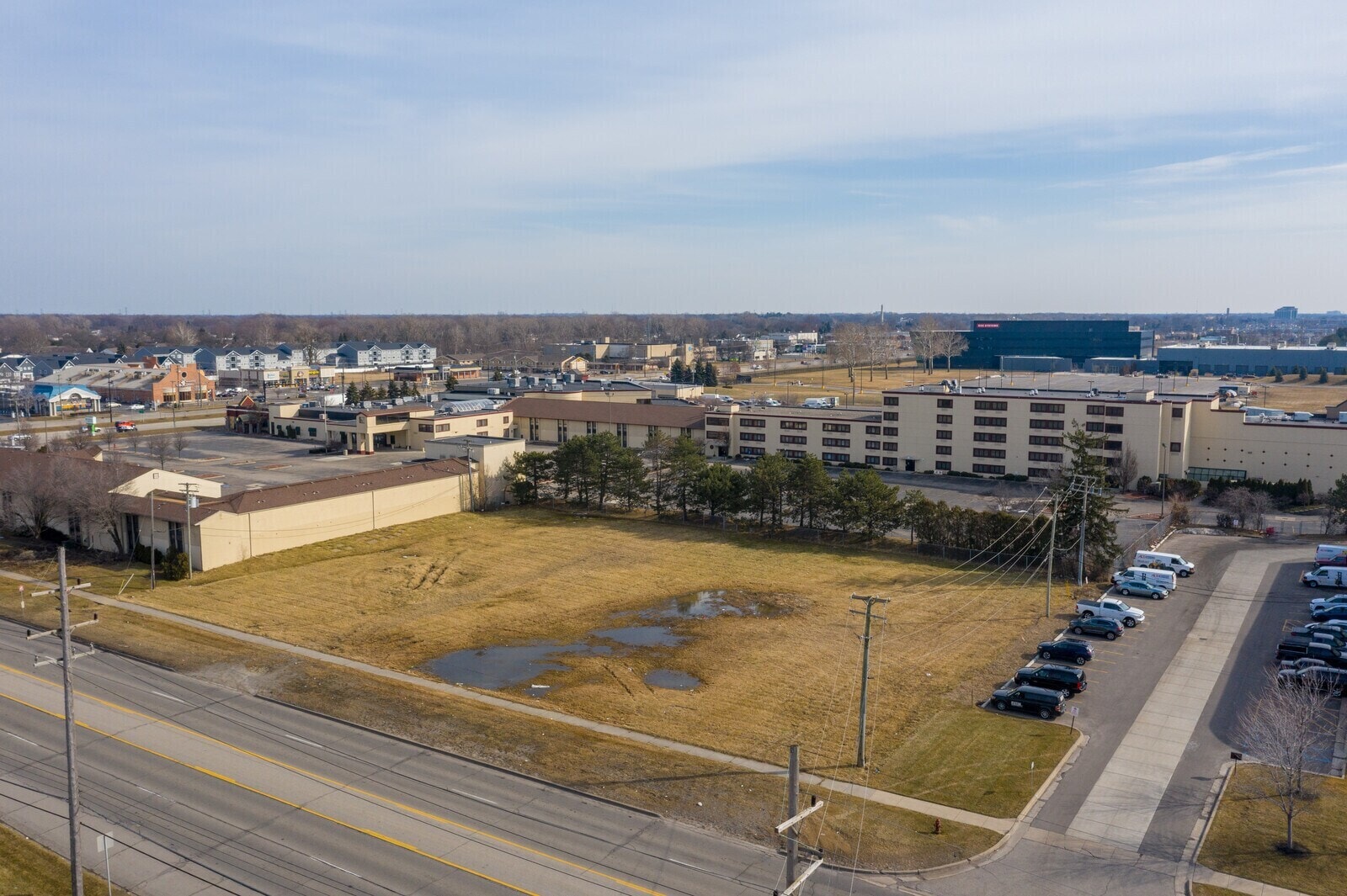 7700 15 Mile Rd, Sterling Heights, MI à vendre Photo du bâtiment- Image 1 de 2