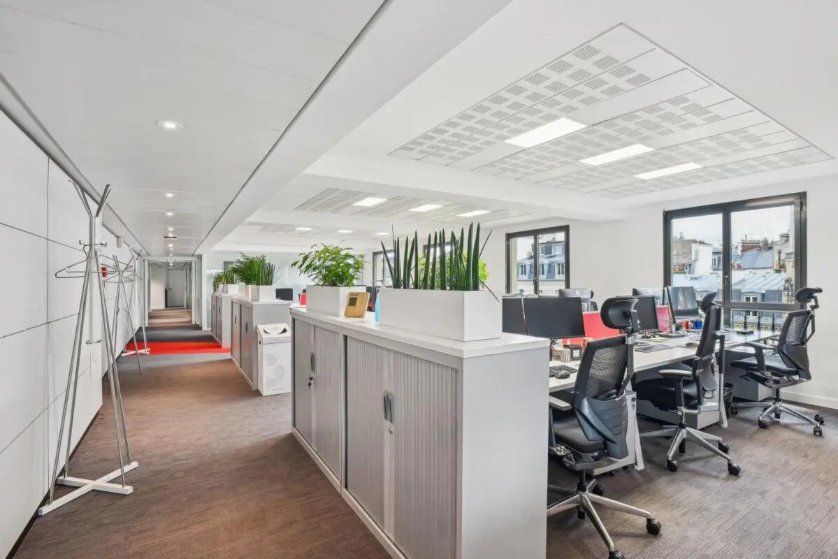 31-33 Rue De La Baume, Paris for lease Building Photo- Image 1 of 15