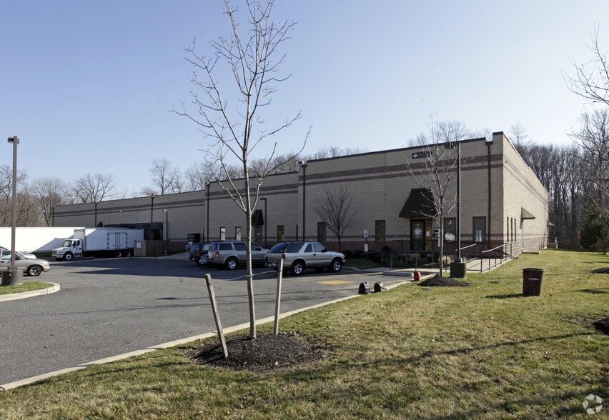 1440 Wells Dr, Bensalem, PA for lease - Building Photo - Image 3 of 10