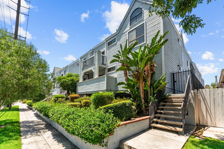 1815 W Alameda Ave, Burbank, CA à vendre - Photo du bâtiment - Image 3 de 8