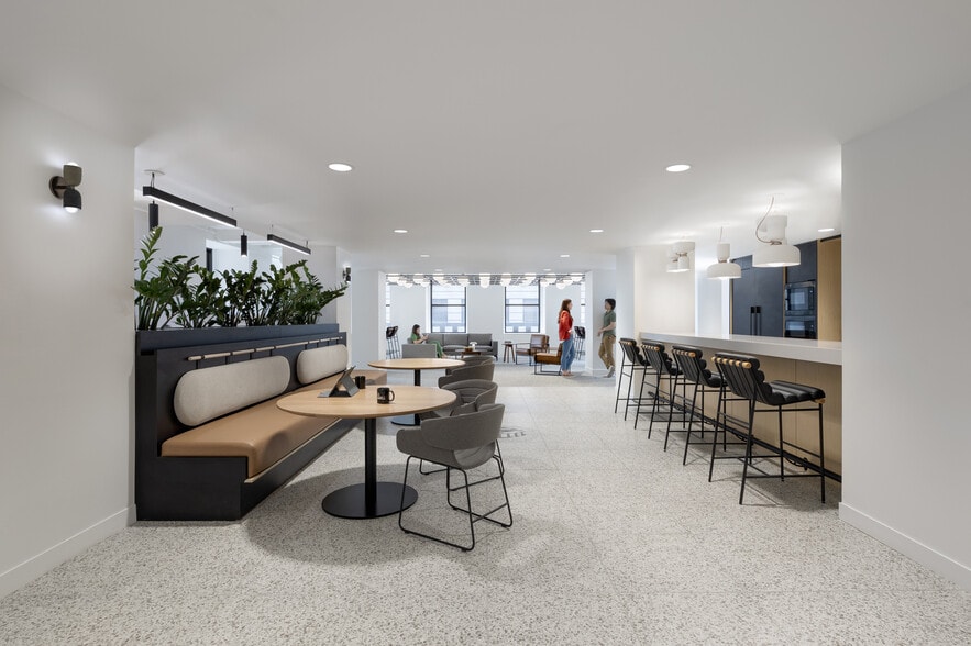 221 W 10th St, Wilmington, DE for lease - Interior Photo - Image 2 of 35