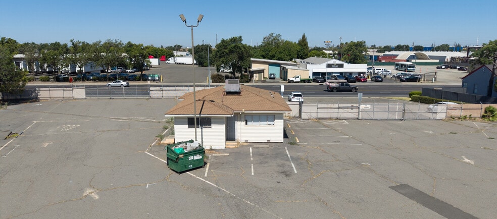601 Harbor Blvd, West Sacramento, CA à louer - Photo du bâtiment - Image 2 de 3