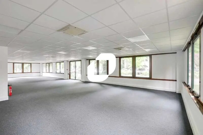 Office in Orsay for lease - Building Photo - Image 2 of 6