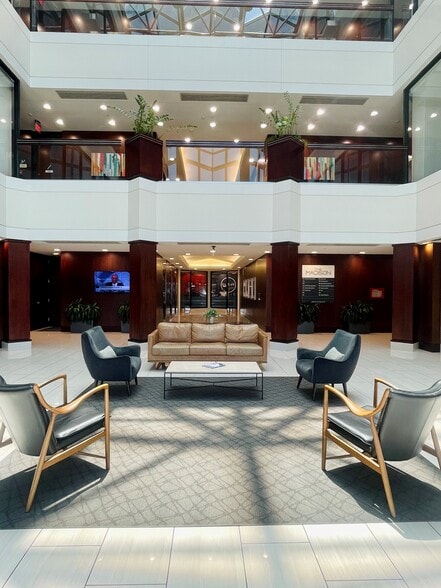 5343 N 16th St, Phoenix, AZ for lease - Interior Photo - Image 3 of 5