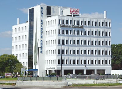 5701 Shingle Creek Pky, Brooklyn Center, MN à louer Photo du bâtiment- Image 1 de 2