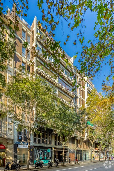 Bureau dans Carrer de la Diputació, 188-196, Barcelone à louer - Photo du bâtiment - Image 2 de 2