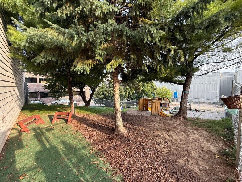 4013-4015 Lien Rd, Madison, WI à louer - Photo du bâtiment - Image 3 de 13