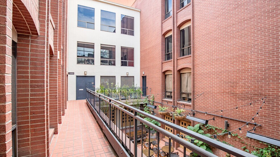 850 Montgomery St, San Francisco, CA à louer - Photo du bâtiment - Image 3 de 8