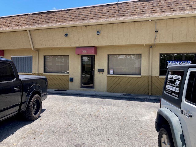 960 Chalmer Dr, Marco Island, FL for lease Building Photo- Image 1 of 12