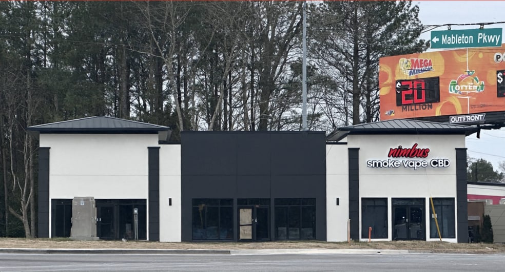 5584 Mableton Pky SW, Mableton, GA for lease - Primary Photo - Image 1 of 6